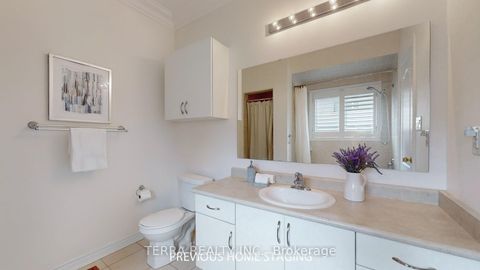 Photo 22 at 19 Isaiah Drive, Vellore Village, Vaughan
