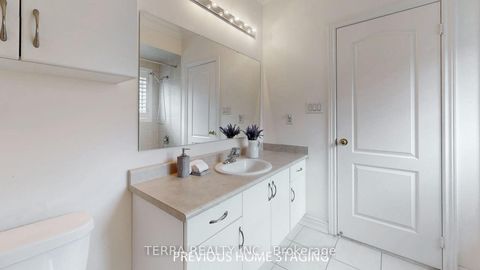 Photo 23 at 19 Isaiah Drive, Vellore Village, Vaughan