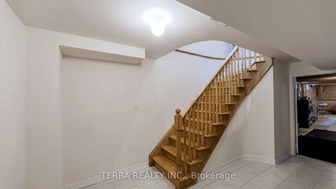 Photo 34 at 19 Isaiah Drive, Vellore Village, Vaughan