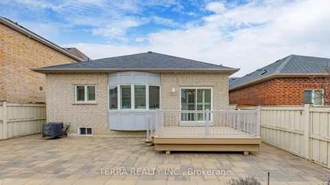 Photo 39 at 19 Isaiah Drive, Vellore Village, Vaughan