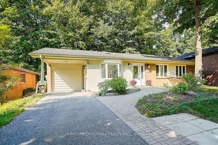 Photo 2 at 39 Sagebrush Lane, Donalda, Toronto