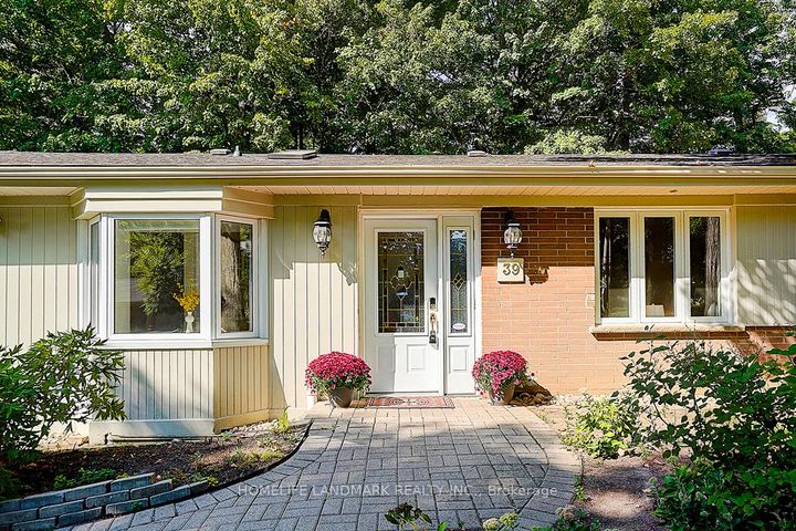 Photo 3 at 39 Sagebrush Lane, Donalda, Toronto