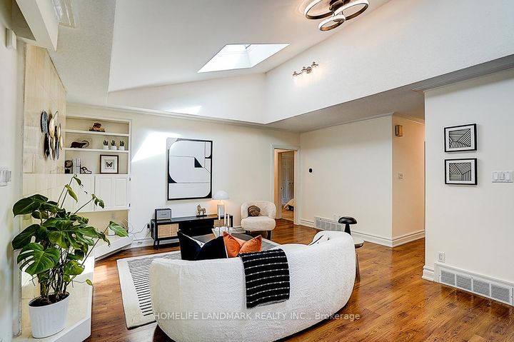 Photo 9 at 39 Sagebrush Lane, Donalda, Toronto