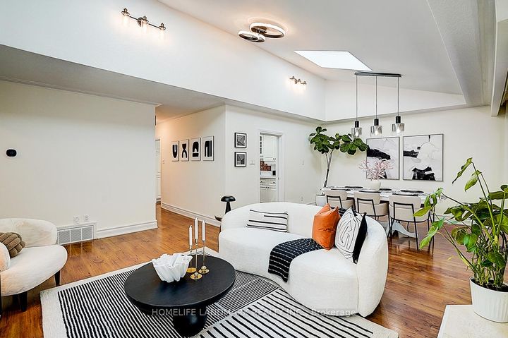 Photo 10 at 39 Sagebrush Lane, Donalda, Toronto
