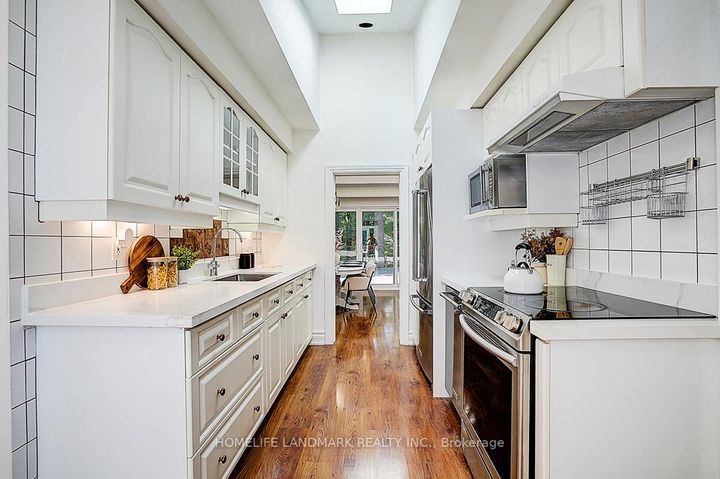 Photo 17 at 39 Sagebrush Lane, Donalda, Toronto