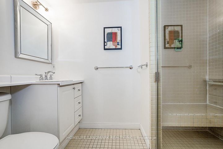 Photo 34 at 39 Sagebrush Lane, Donalda, Toronto