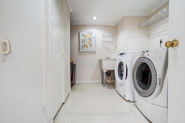 Photo 35 at 39 Sagebrush Lane, Donalda, Toronto