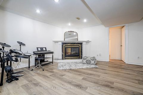 Photo 28 at 39 Sagebrush Lane, Donalda, Toronto