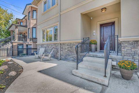 Photo 2 at 7 Avalon Avenue, Smythe, Toronto