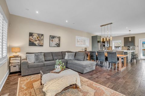 Photo 4 at 7 Avalon Avenue, Smythe, Toronto