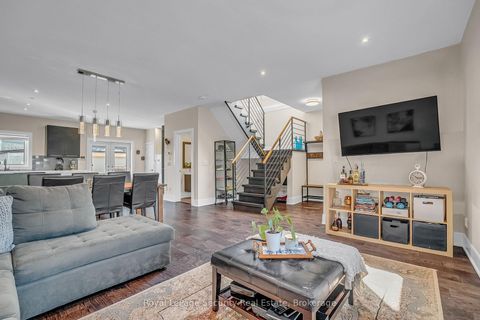 Photo 8 at 7 Avalon Avenue, Smythe, Toronto