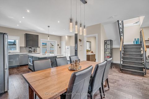Photo 10 at 7 Avalon Avenue, Smythe, Toronto