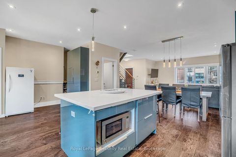 Photo 16 at 7 Avalon Avenue, Smythe, Toronto