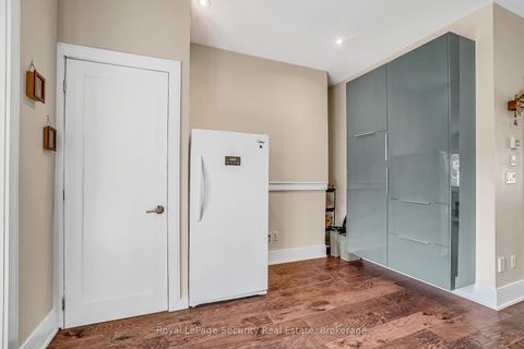 Photo 18 at 7 Avalon Avenue, Smythe, Toronto