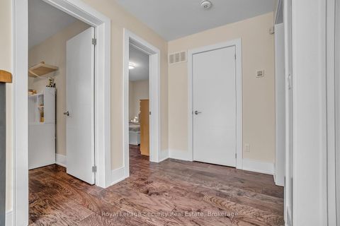Photo 22 at 7 Avalon Avenue, Smythe, Toronto