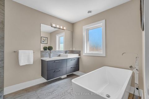 Photo 28 at 7 Avalon Avenue, Smythe, Toronto