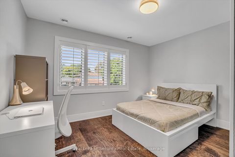 Photo 30 at 7 Avalon Avenue, Smythe, Toronto