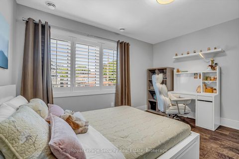 Photo 34 at 7 Avalon Avenue, Smythe, Toronto