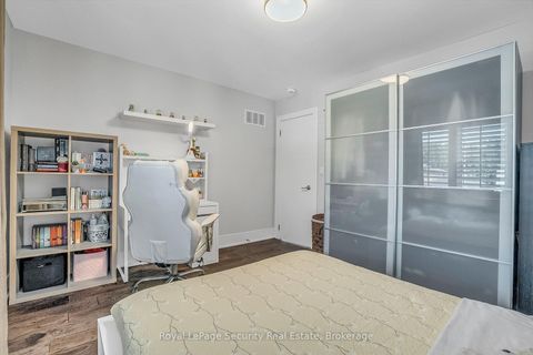 Photo 35 at 7 Avalon Avenue, Smythe, Toronto