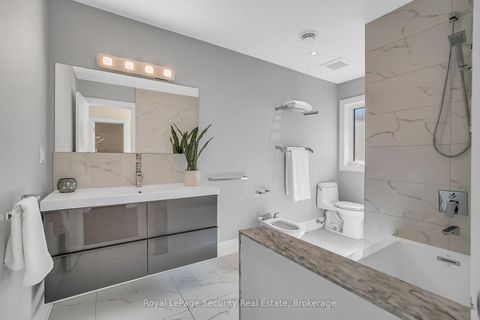 Photo 36 at 7 Avalon Avenue, Smythe, Toronto
