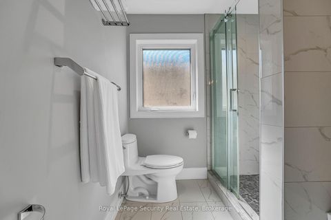 Photo 37 at 7 Avalon Avenue, Smythe, Toronto