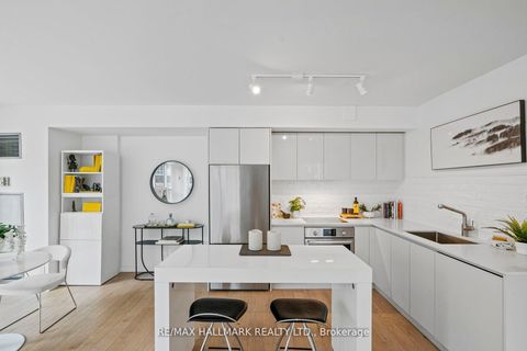 Photo 9 at 502 - 77 Harbour Square, Waterfront Communities C1, Toronto