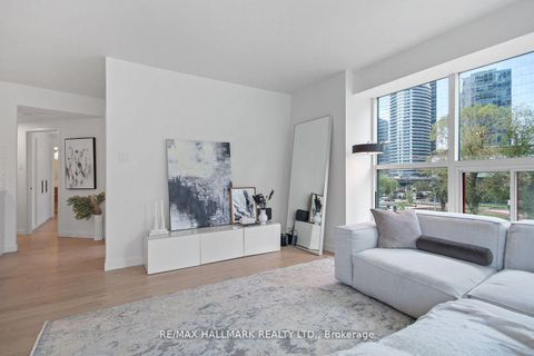Photo 10 at 502 - 77 Harbour Square, Waterfront Communities C1, Toronto