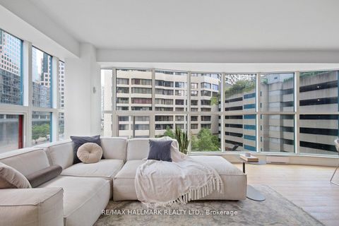 Photo 11 at 502 - 77 Harbour Square, Waterfront Communities C1, Toronto