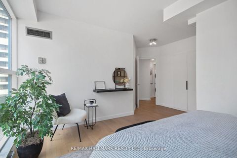 Photo 14 at 502 - 77 Harbour Square, Waterfront Communities C1, Toronto