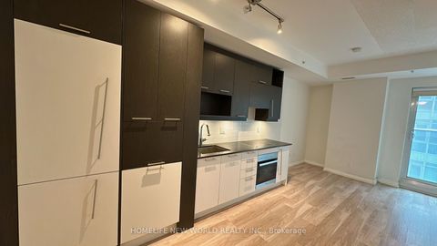 Photo 7 at 402 - 30 Nelson Street, Waterfront Communities C1, Toronto