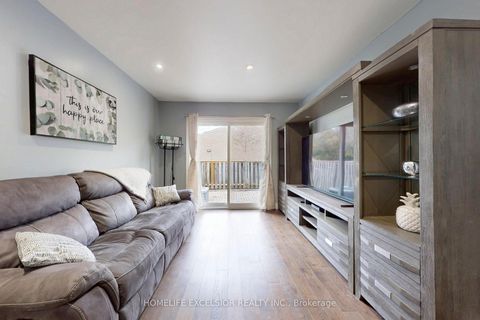 Photo 5 at 113 Rock Fern Way, Don Valley Village, Toronto