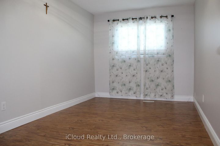 Photo 11 at 42 Lindridge Avenue, Westgate, Brampton
