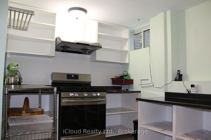 Photo 16 at 42 Lindridge Avenue, Westgate, Brampton