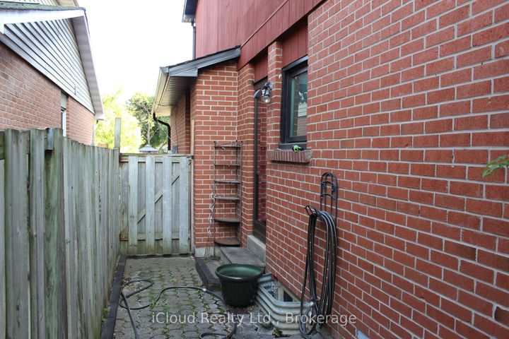 Photo 30 at 42 Lindridge Avenue, Westgate, Brampton
