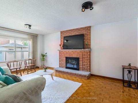 Photo 10 at 66 Nimbus Place, East Woodbridge, Vaughan