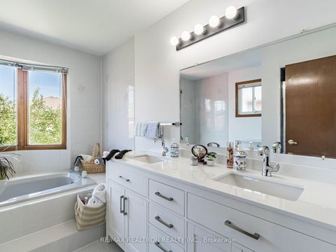Photo 20 at 66 Nimbus Place, East Woodbridge, Vaughan