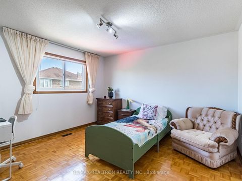 Photo 26 at 66 Nimbus Place, East Woodbridge, Vaughan