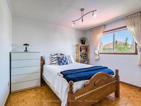 Photo 28 at 66 Nimbus Place, East Woodbridge, Vaughan