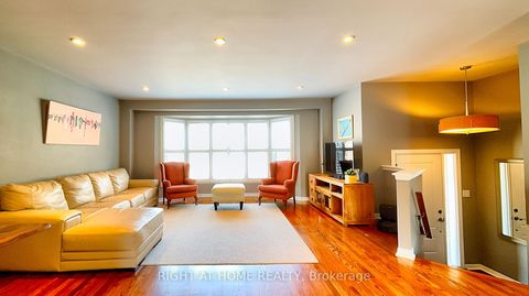 Photo 11 at 50 Tamarack Circle, The Westway, Toronto