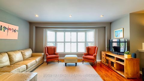 Photo 12 at 50 Tamarack Circle, The Westway, Toronto