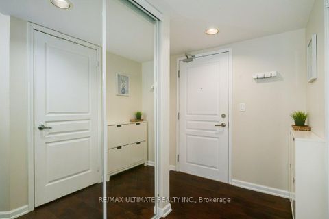 Photo 1 at 1004 - 140 Simcoe Street, Waterfront Communities C1, Toronto