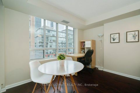 Photo 4 at 1004 - 140 Simcoe Street, Waterfront Communities C1, Toronto