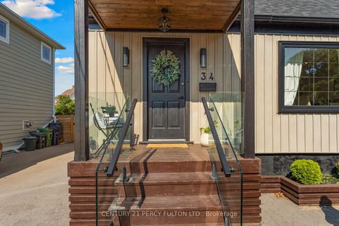 Photo 3 at 34 Topham Road, Parkview, Toronto