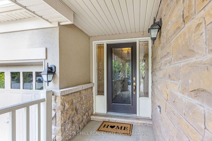 Photo 1 at 654 Laughren Crescent, CO Coates, Milton