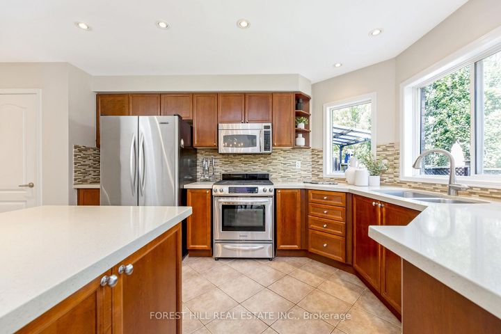 Photo 9 at 654 Laughren Crescent, CO Coates, Milton