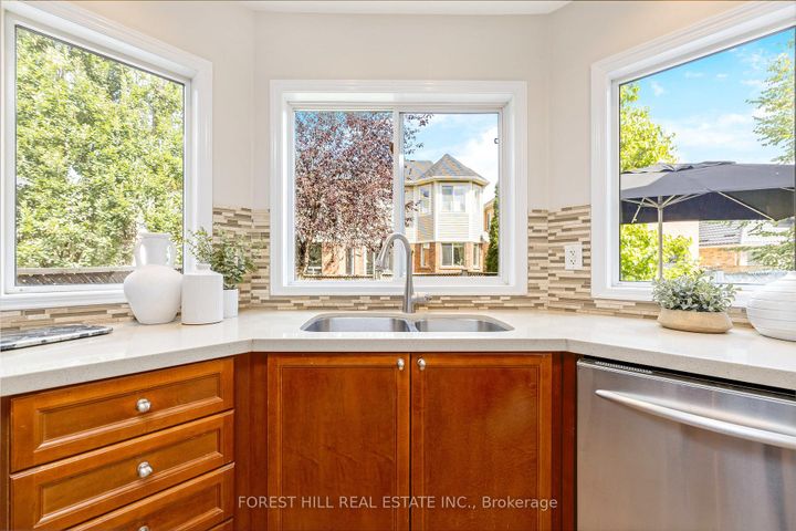 Photo 11 at 654 Laughren Crescent, CO Coates, Milton