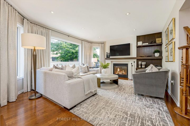 Photo 14 at 654 Laughren Crescent, CO Coates, Milton