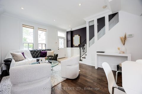 Photo 3 at 4 Whitaker Avenue, Niagara, Toronto