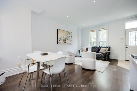 Photo 4 at 4 Whitaker Avenue, Niagara, Toronto