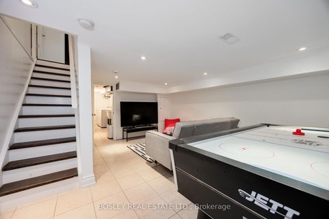 Photo 27 at 4 Whitaker Avenue, Niagara, Toronto